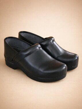 Dansko Professional Clogs Black Leather Slip On Comfort Shoes EU 38 US 8